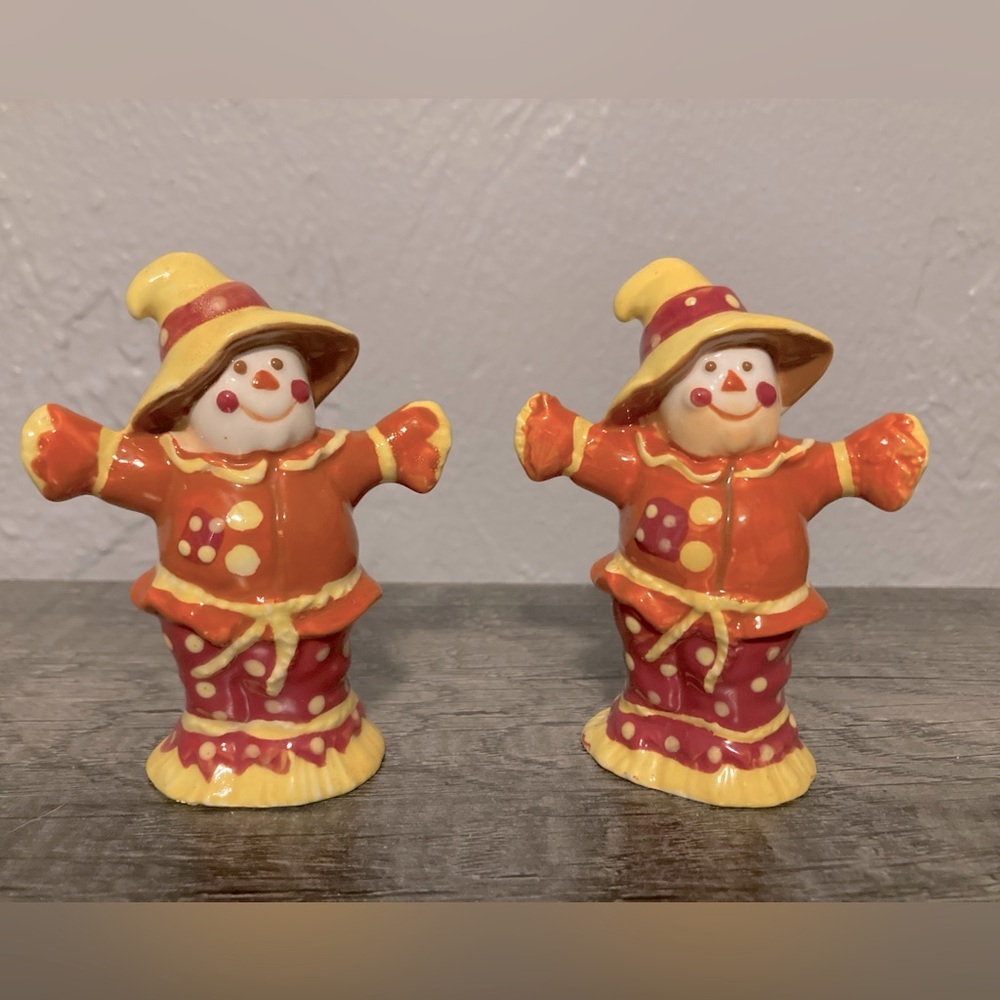 Vintage Essential Home Scarecrow Salt & Pepper Shakers
